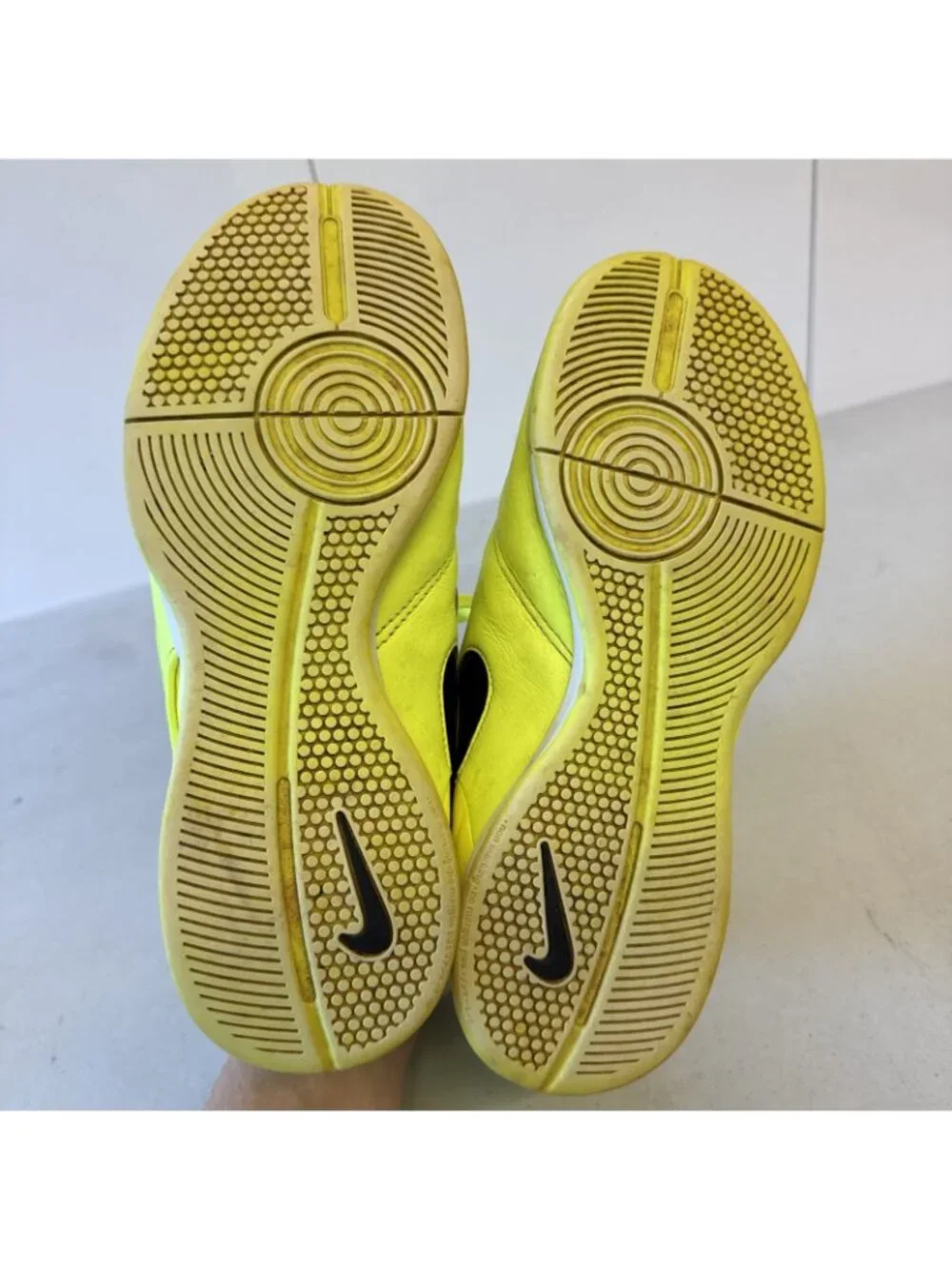 Nike Boys Tiempox Legend VI IC 819190 Yellow Casual Shoes‎ Sneakers Size 5.5 Y